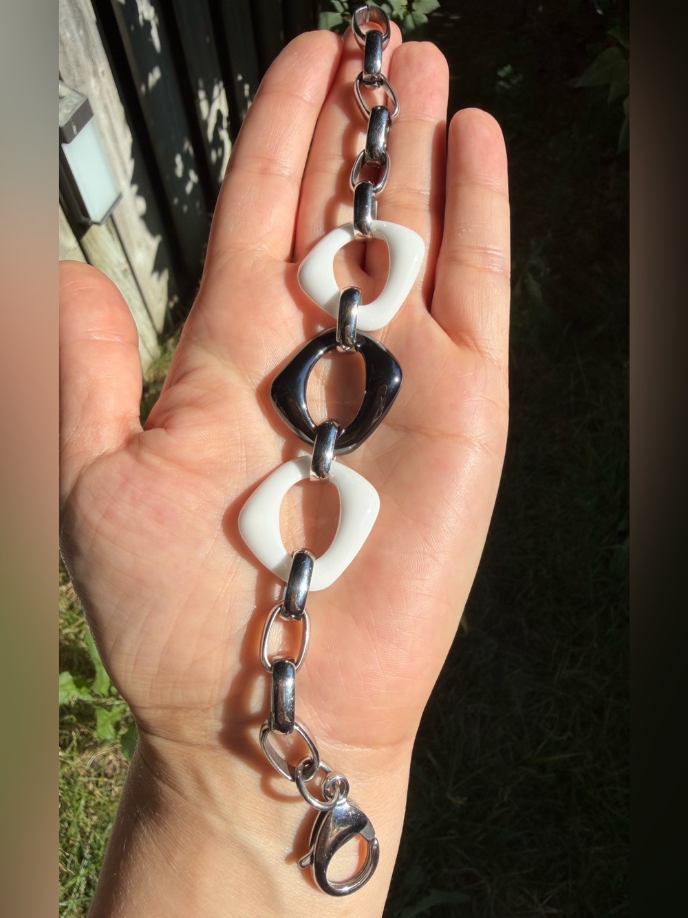 Modern Black & White Geometric Link Bracelet – High Quality – Excellent Conditio